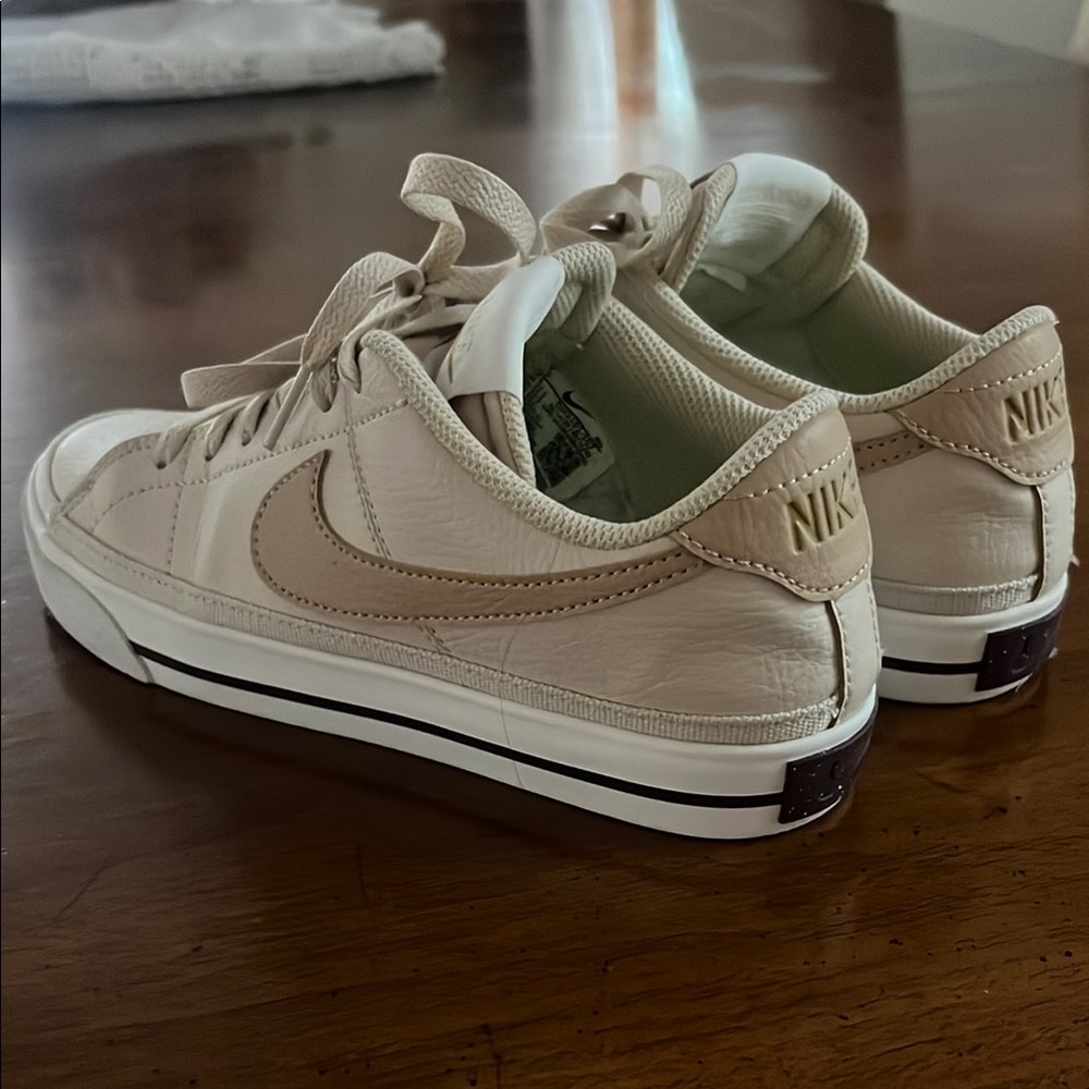 Nike Women's Tan Sneakers